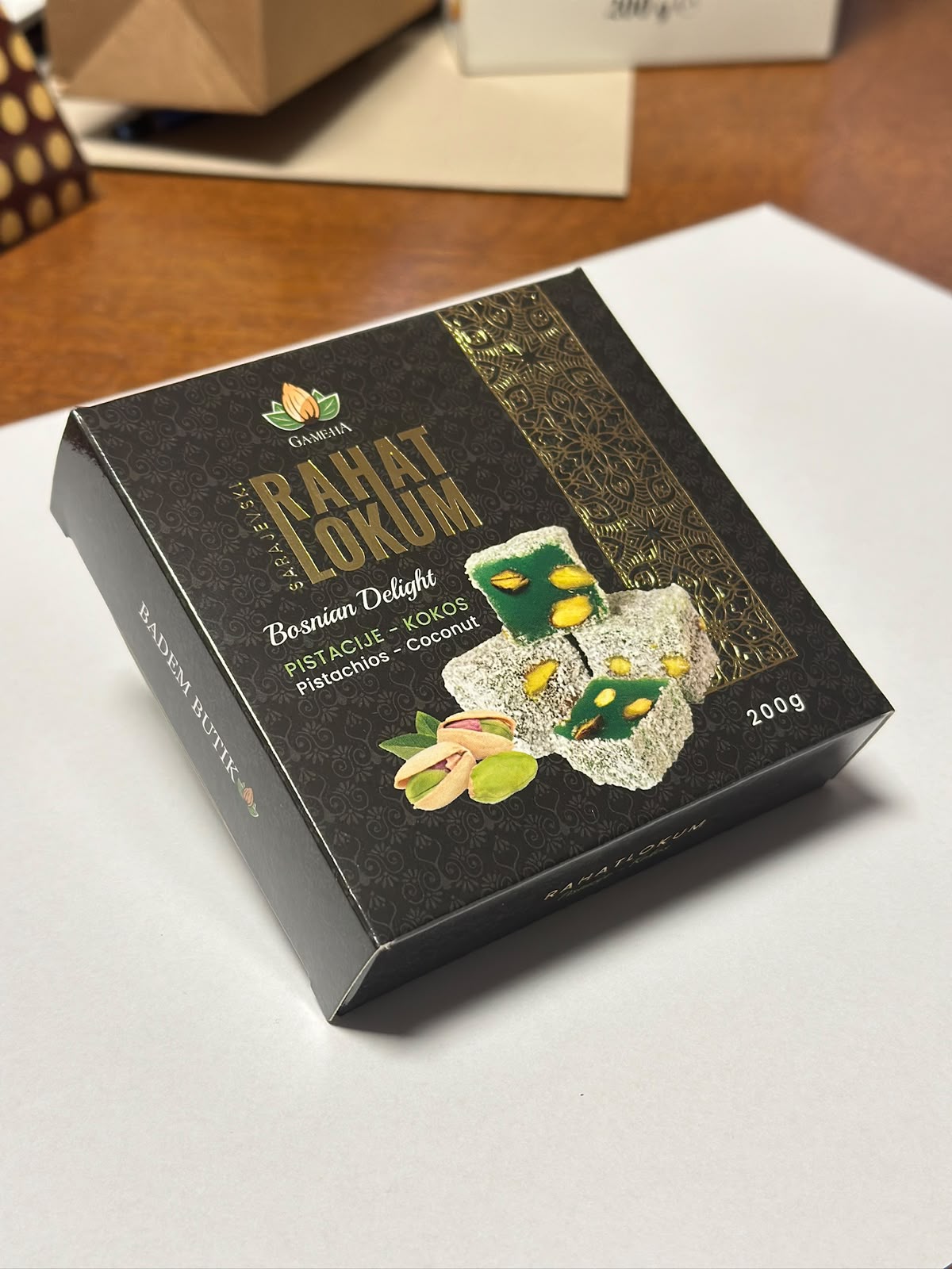 rahatlokum i halva kutija proizvod
